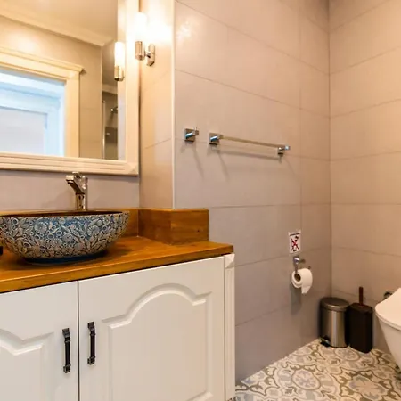 Lovely Flat 300 M To With Shared Pool In Kas Lejlighed Gokceoren (Antalya)