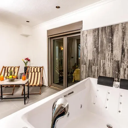 Lovely Flat 300 M To With Shared Pool In Kas *