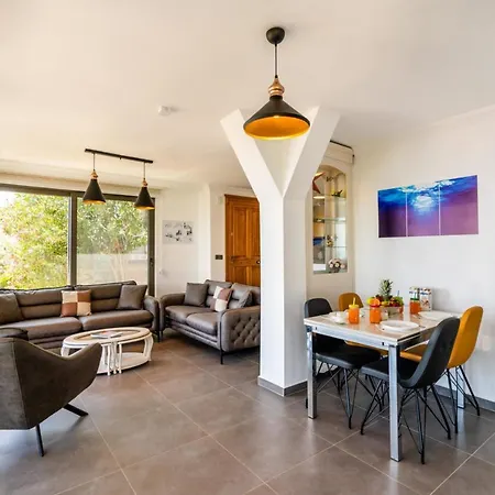 Lovely Flat 300 M To With Shared Pool In Kas شقة