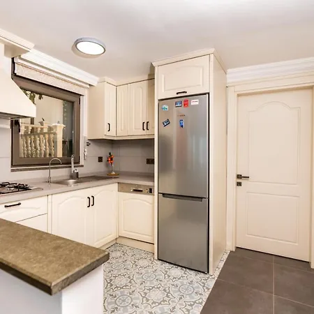 Lovely Flat 300 M To With Shared Pool In Kas Gokceoren (Antalya)